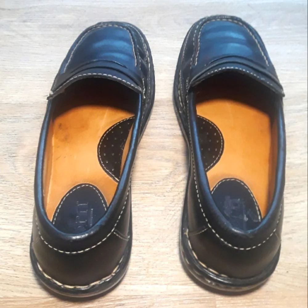 Vintage Born Women's Black Penny Loafers / Size 7.5 Square Toe Slip On Shoes